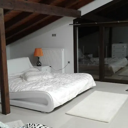 Le Attique * Nea Iraklitsa