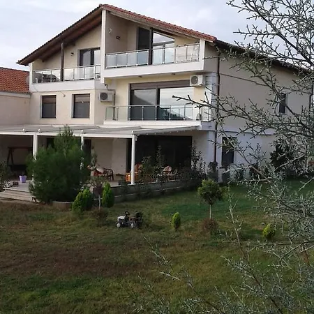 Le Attique Villa *
