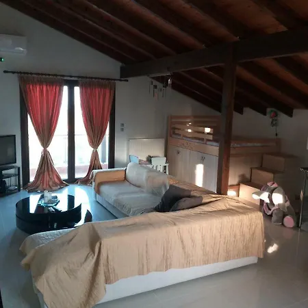 Le Attique Nea Iraklitsa