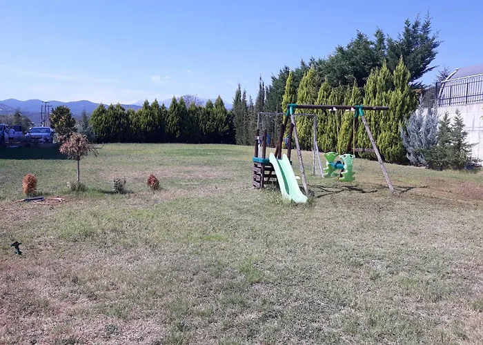 Vilă Le Attique Nea Iraklitsa