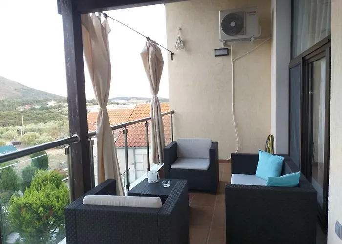 Le Attique * Nea Iraklitsa