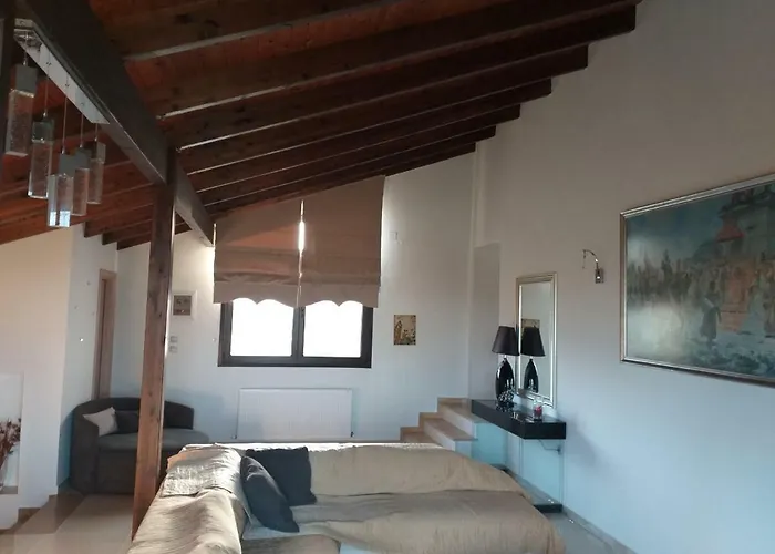 Le Attique Vilă Nea Iraklitsa